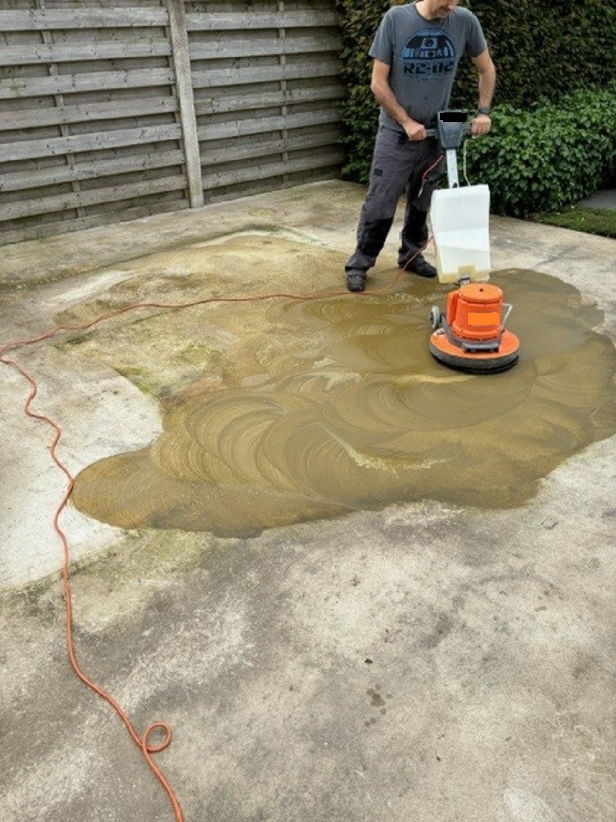 Boenmachine Numatic huren in gebruik Boenmachine Numatic huren in gebruik