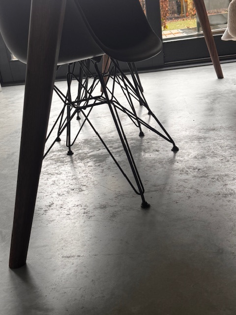 Mijn betonvloer begint te slijten.